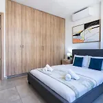 Hilltop 2-bedroom Lejlighed