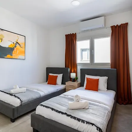 Hilltop 2-bedroom Ларнака