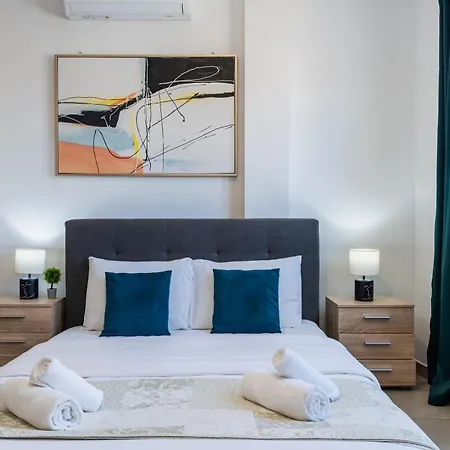 Hilltop 2-bedroom Апартаменты Ларнака